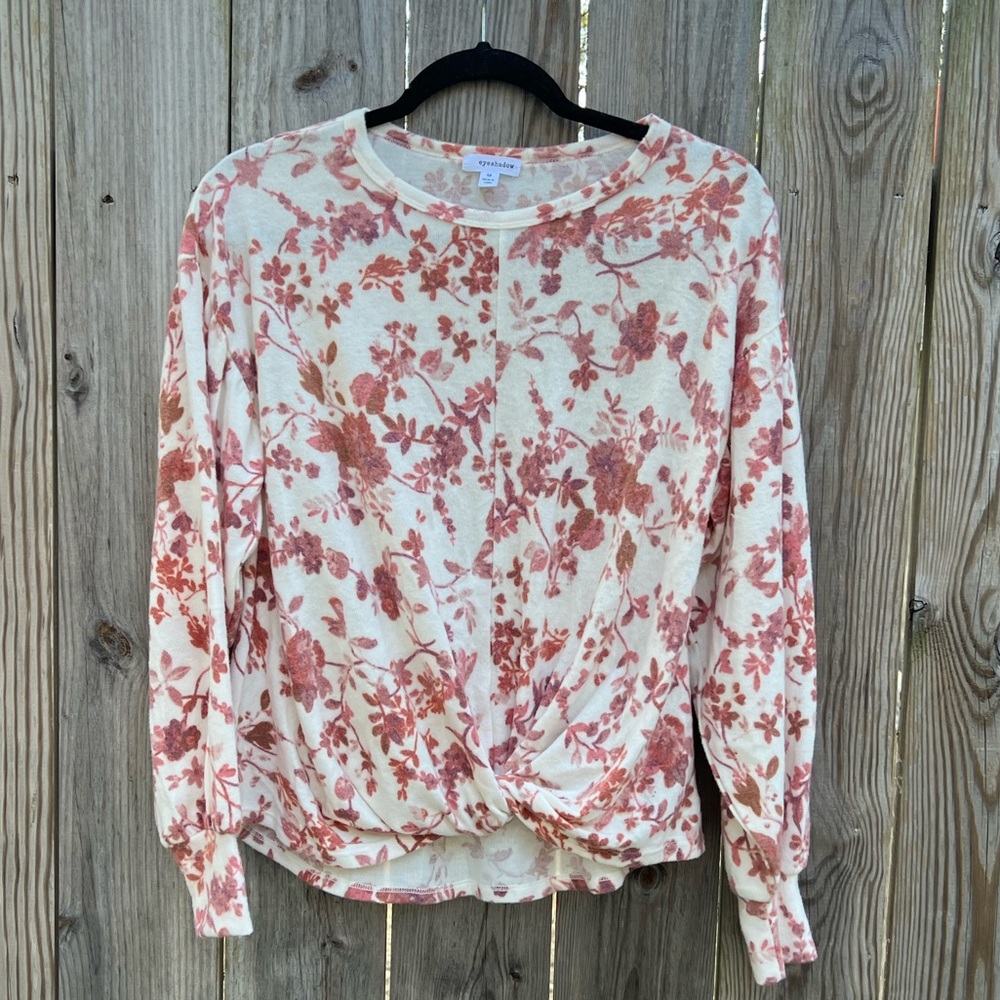 EYESHADOW Light Brown Floral lightweight Sweater like Top Women’s Medium